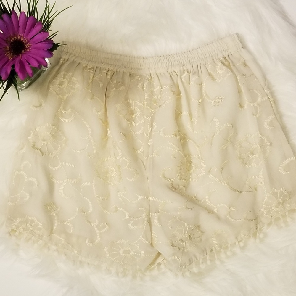 Japna Embroidered Lace Tassel Cream Shorts